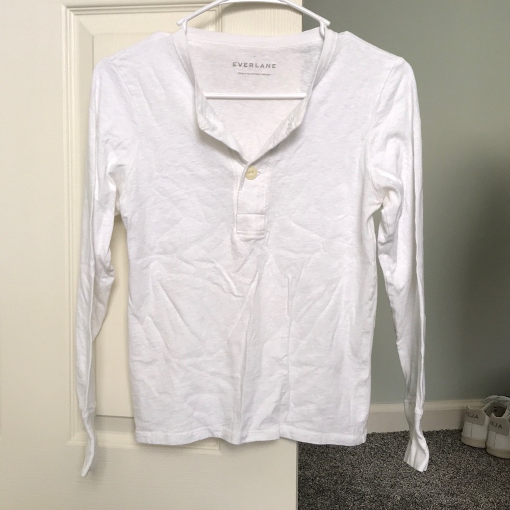 Everlane 2 button Henley top